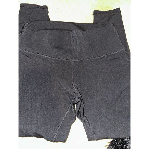 Yelete Active Black Leggings size Small - Picture 2 of 4